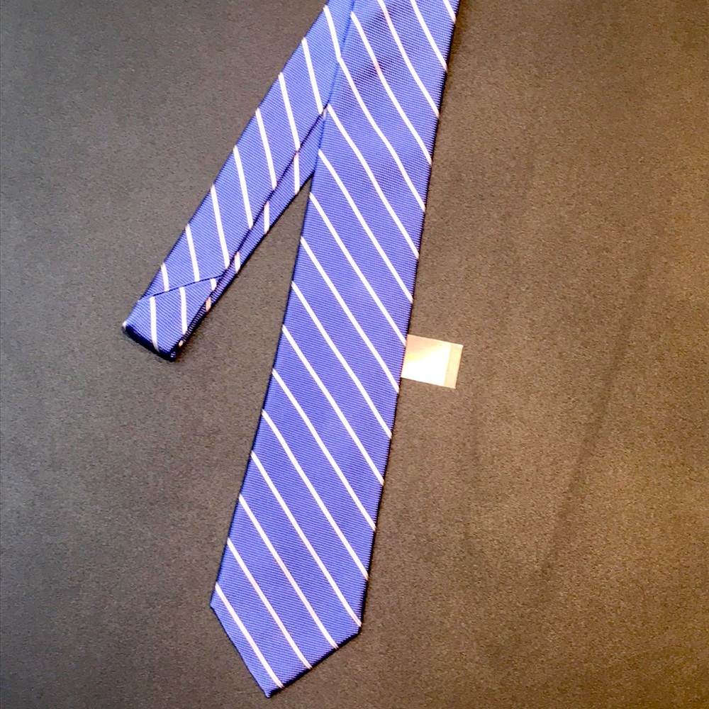 Men’s Classic Club Room tie, 100% silk, striking brilliant blue, w white stripes